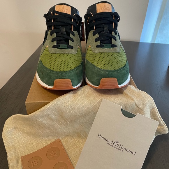 Sneakerbaas x KangaROOS Coil-R2 Made in Germany 'Sin City II' Sneaker - Picture 2 of 12